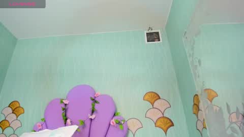 Snapshot of skinny_linda chatting on January 24, 2025, 4:17 pm   online show from January 24, 2025, 4:17 pm