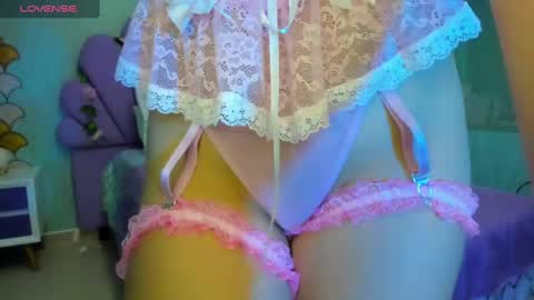 Snapshot of skinny_linda chatting on January 25, 2025, 10:19 am   online show from January 25, 2025, 10:19 am