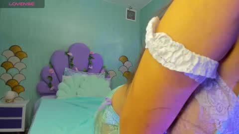 Snapshot of skinny_linda chatting on February 1, 2025, 10:15 am   online show from February 1, 2025, 10:15 am