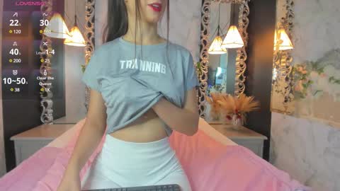 Snapshot of skinny_linda chatting on February 13, 2025, 10:12 am   online show from February 13, 2025, 10:12 am