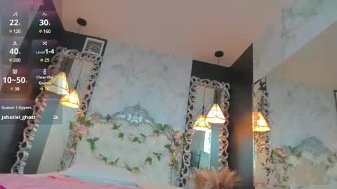 Snapshot of skinny_linda chatting on February 13, 2025, 4:17 pm   online show from February 13, 2025, 4:17 pm