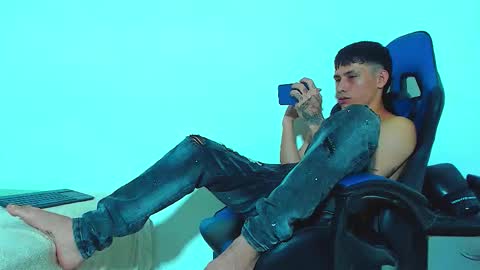 skinny marked online show from November 22, 2025, 4:00 am