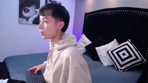 Snapshot of skinny_office chatting on February 7, 2026, 12:31 pm David online show from February 7, 2026, 12:31 pm