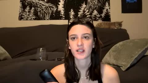 skinnyangel21 online show from March 6, 2026, 4:53 am