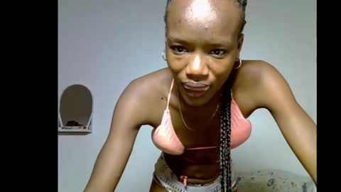 Linda independent model online show from January 11, 2026, 9:42 pm