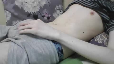skinnycuteb0y online show from February 4, 2025, 3:22 am