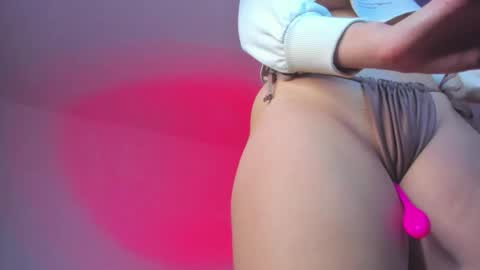  SKINNYHORNY   online show from October 17, 2025, 6:05 am