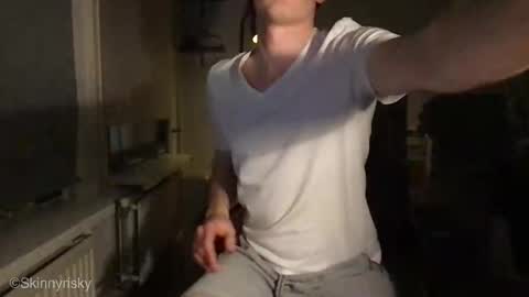 Snapshot of skinnyrisky chatting on November 16, 2025, 7:41 pm skinnyrisky online show from November 16, 2025, 7:41 pm