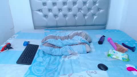 Snapshot of skinnyy_andtight chatting on February 27, 2025, 9:22 am Alexa online show from February 27, 2025, 9:22 am