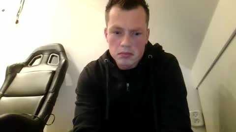 Snapshot of skippyhihi chatting on October 23, 2025, 7:34 pm skippyhihi online show from October 23, 2025, 7:34 pm