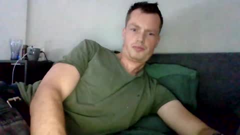 Snapshot of skippyhihi chatting on October 27, 2025, 11:47 am skippyhihi online show from October 27, 2025, 11:47 am