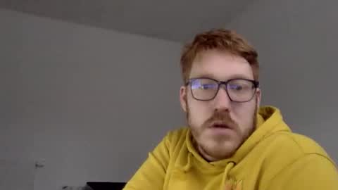 Snapshot of sklave_s chatting on December 5, 2024, 11:49 am sklave_s online show from December 5, 2024, 11:49 am