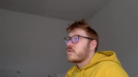 Snapshot of sklave_s chatting on December 6, 2024, 9:21 am sklave_s online show from December 6, 2024, 9:21 am