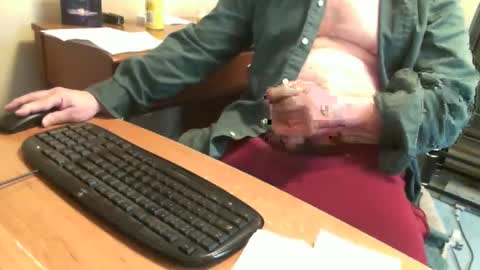 Snapshot of skn1960e chatting on December 10, 2024, 2:50 pm skn1960e online show from December 10, 2024, 2:50 pm