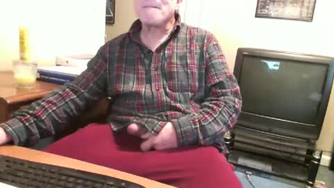 Snapshot of skn1960e chatting on January 4, 2025, 1:53 pm skn1960e online show from January 4, 2025, 1:53 pm