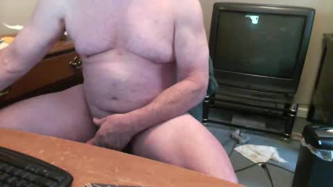 Snapshot of skn1960e chatting on October 29, 2025, 1:35 pm skn1960e online show from October 29, 2025, 1:35 pm