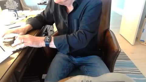 skr235 online show from February 20, 2025, 12:25 pm