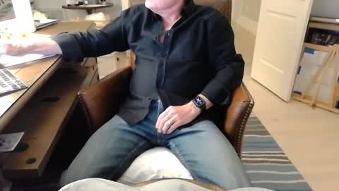 skr235 online show from February 27, 2025, 2:32 am