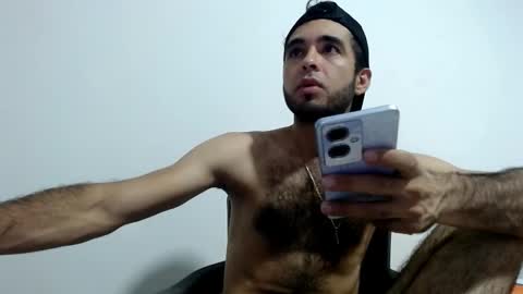 Snapshot of skulldark96 chatting on November 2, 2025, 5:43 am Noah Mood online show from November 2, 2025, 5:43 am