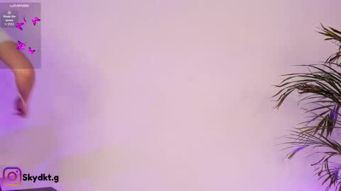 Snapshot of sky_dkt chatting on September 27, 2025, 1:10 am  Sky online show from September 27, 2025, 1:10 am