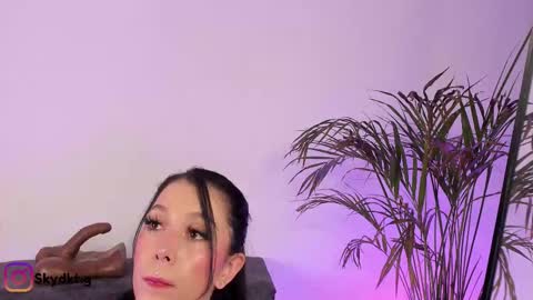 Snapshot of sky_dkt chatting on October 15, 2025, 1:28 am  Sky online show from October 15, 2025, 1:28 am