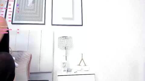 sky_johnson_ online show from September 11, 2025, 7:14 pm