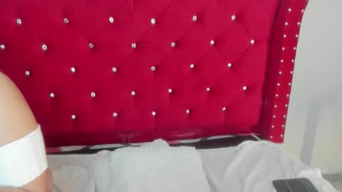 Snapshot of sky_ls chatting on September 12, 2025, 4:12 am sky_ls online show from September 12, 2025, 4:12 am