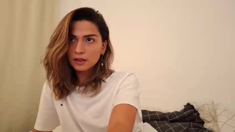 Vi online show from December 4, 2025, 2:15 pm