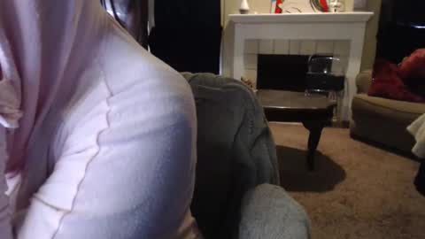 SKYLE   online show from April 9, 2026, 10:26 pm