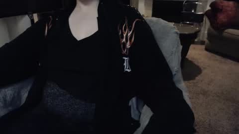 SKYLE   online show from April 17, 2026, 4:04 am