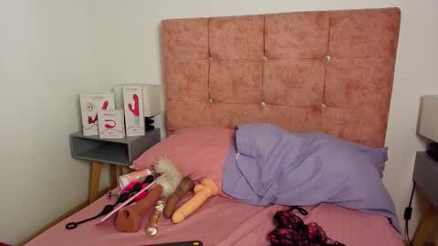 skye moore online show from October 14, 2025, 12:06 pm