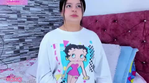 Snapshot of skyhotgirl chatting on February 10, 2025, 6:45 pm Sky online show from February 10, 2025, 6:45 pm