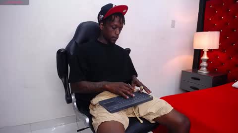 Snapshot of skylerbigxxx chatting on September 26, 2025, 4:38 am SKYLERBIGXXX online show from September 26, 2025, 4:38 am