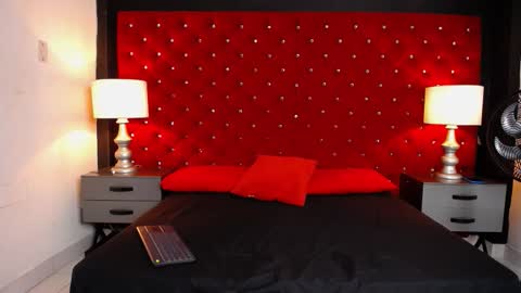 Snapshot of skylerbigxxx chatting on November 7, 2025, 4:12 am SKYLERBIGXXX online show from November 7, 2025, 4:12 am