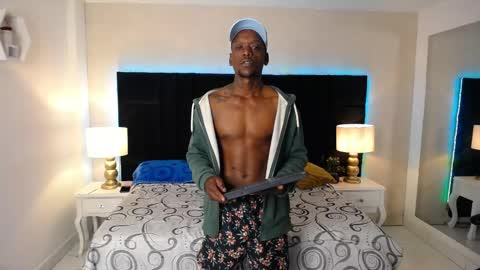 Snapshot of skylerbigxxx chatting on April 17, 2026, 4:37 am SKYLERBIGXXX online show from April 17, 2026, 4:37 am