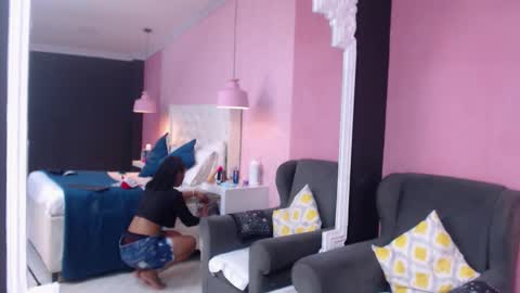 skylerbloom online show from October 4, 2025, 6:55 am