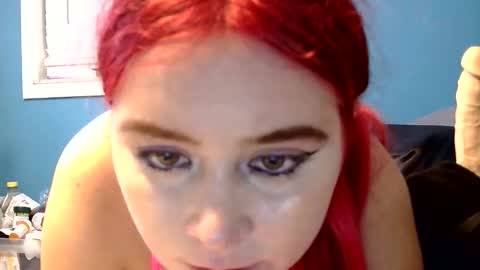 Snapshot of skylerrayy chatting on November 9, 2025, 6:33 am skylerrayy online show from November 9, 2025, 6:33 am