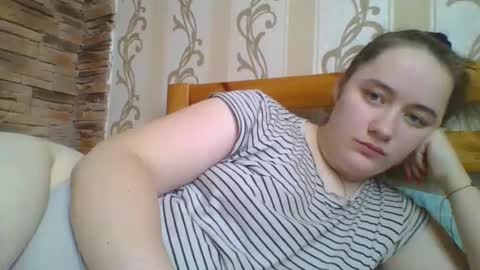 Snapshot of skyressie333 chatting on February 16, 2026, 6:53 am skyressie333 online show from February 16, 2026, 6:53 am