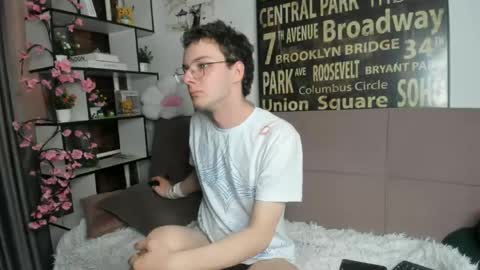 Snapshot of slate_wisp chatting on June 7, 2026, 1:04 pm slate_wisp online show from June 7, 2026, 1:04 pm
