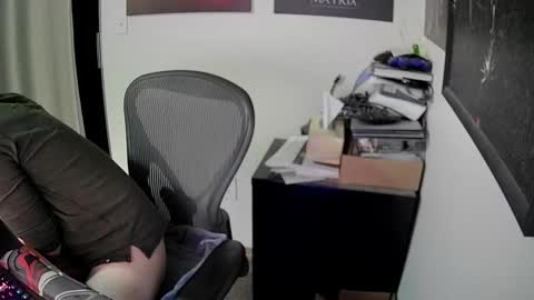 slave2pussy online show from March 2, 2025, 5:44 am