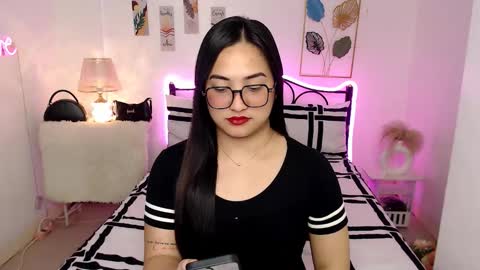 Queen Cyrine online show from February 10, 2026, 2:04 am