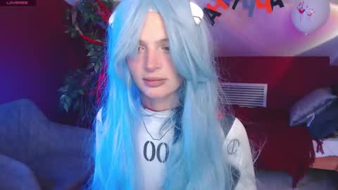 Snapshot of slayq777 chatting on October 19, 2025, 10:21 pm Emilia online show from October 19, 2025, 10:21 pm