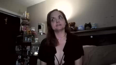 slayterkitty online show from November 2, 2025, 8:11 pm