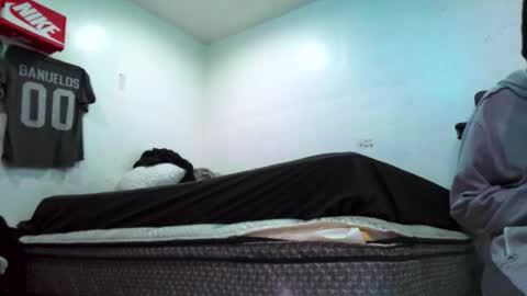 Sleazyycarlitx online show from December 15, 2025, 8:29 am