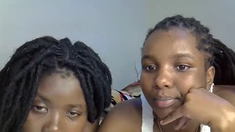 sleciah online show from November 29, 2025, 7:17 pm