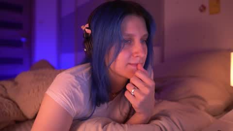 Sonya online show from October 3, 2025, 8:50 pm