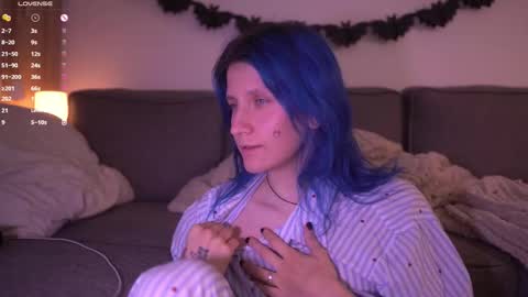 Sonya online show from October 9, 2025, 9:02 pm