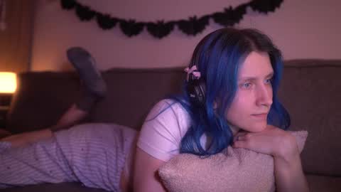 Sonya online show from October 22, 2025, 7:35 pm