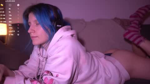 Sonya online show from November 11, 2025, 8:20 pm