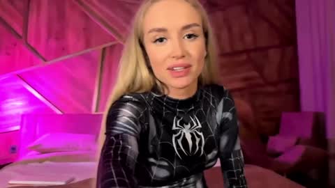 Slemgem Amy  friends online show from December 15, 2024, 9:20 pm